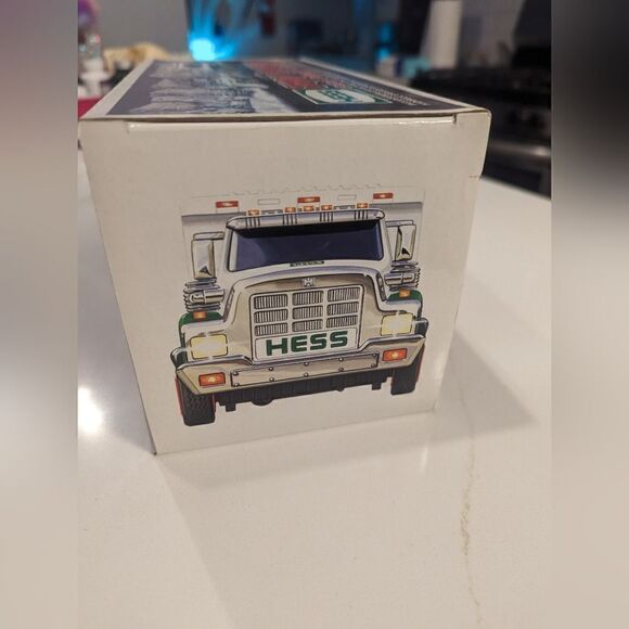 2008 Hess Truck And Front Loader BNIB - Picture 4 of 6